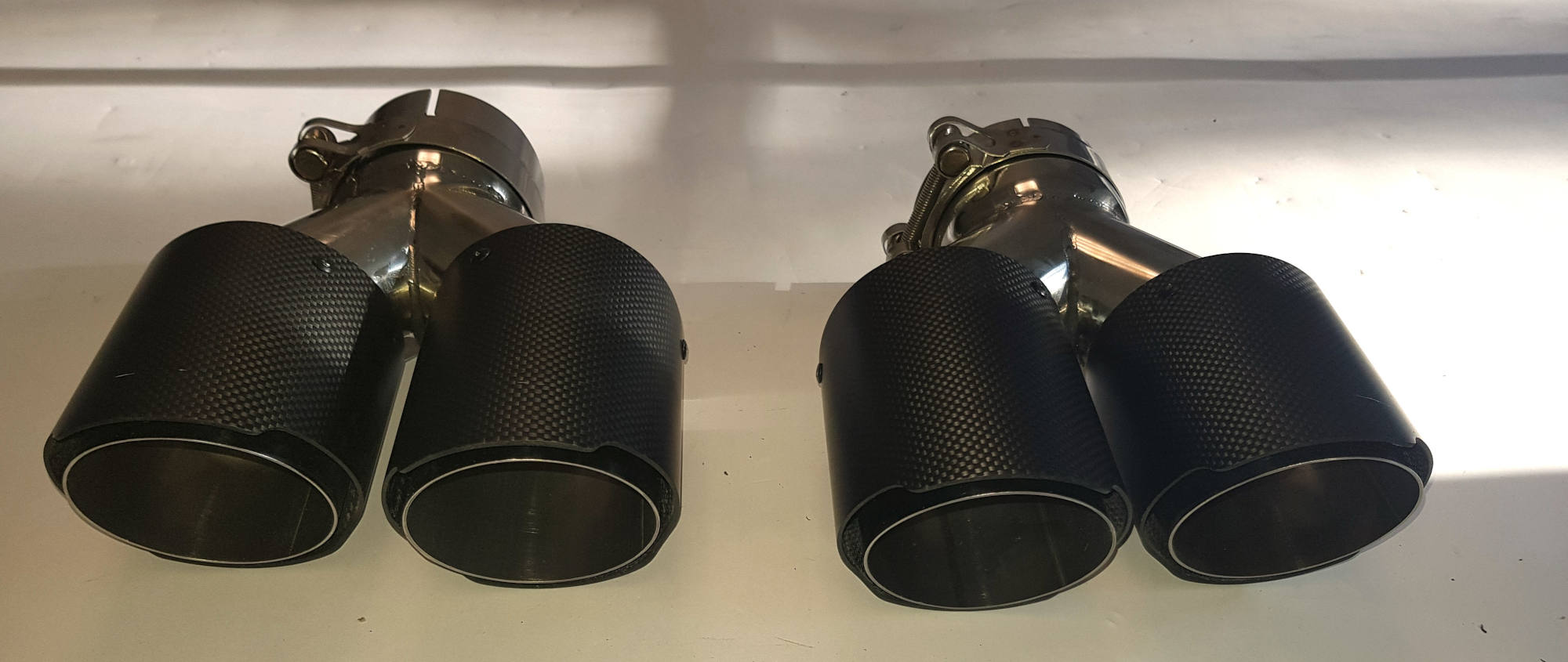 Sportauspuff Endrohr 76mm auf 2x 90mm in Carbon S Style    mittig     Paar   Set